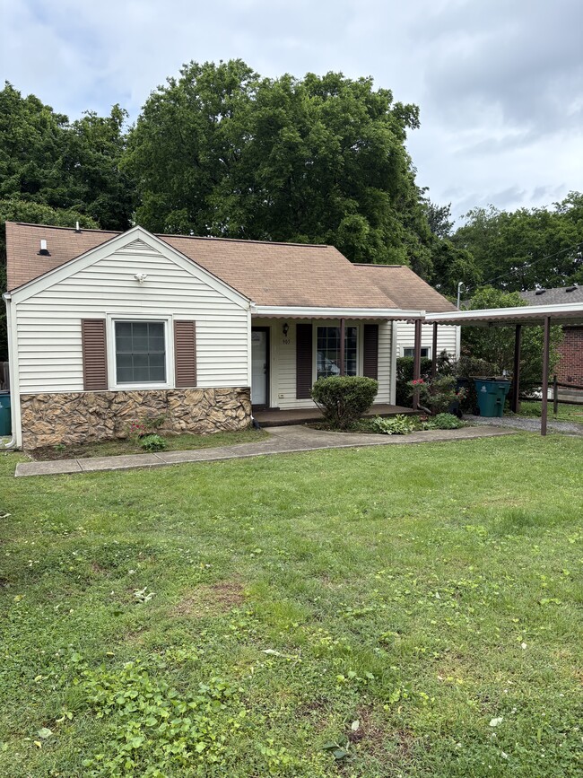 property at 905 Malquin Dr
