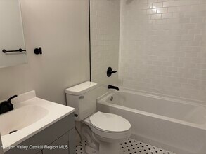 3559 NY-32 in Saugerties, NY - Building Photo - Building Photo