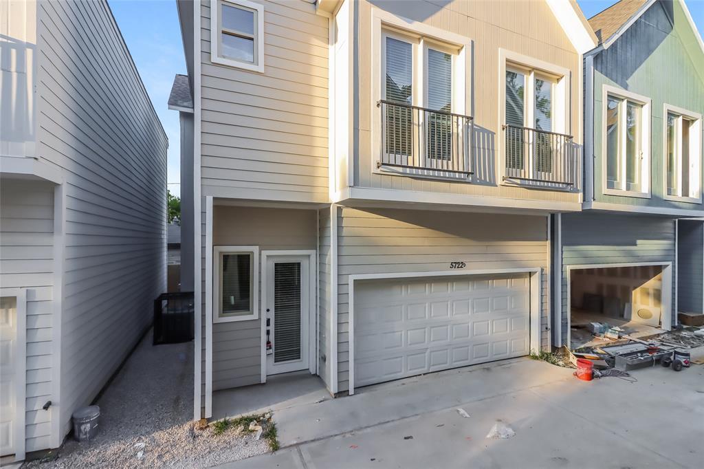 5722 Beall St in Houston, TX - Building Photo