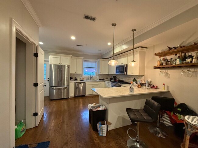 323 W 4th St in Boston, MA - Building Photo - Building Photo