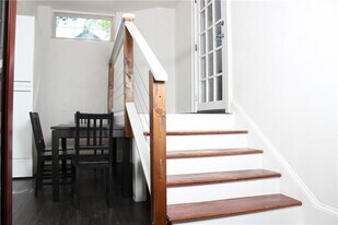 1124 Center St NW in Atlanta, GA - Building Photo