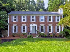 4512 Woodlawn Lake Dr in Marietta, GA - Building Photo - Building Photo