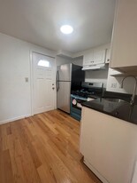 230 Lexington St, Unit 3 Apartamentos