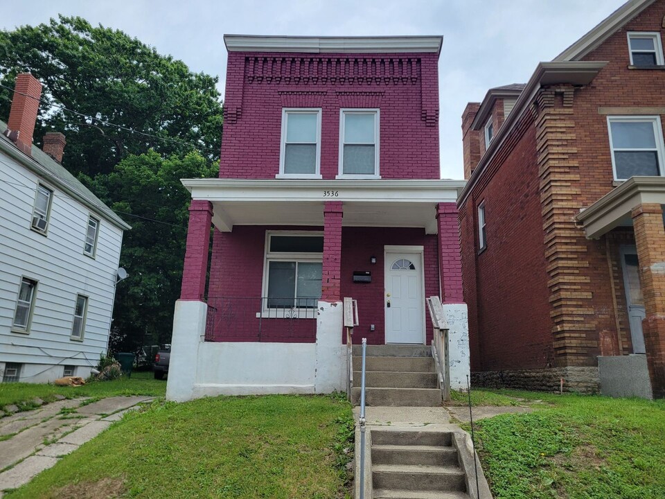 3536 Idlewild Ave in Cincinnati, OH - Building Photo