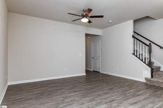 237 Roudwood Dr in Simpsonville, SC - Building Photo - Building Photo