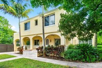 1201 N Swinton Ave in Delray Beach, FL - Foto de edificio - Building Photo