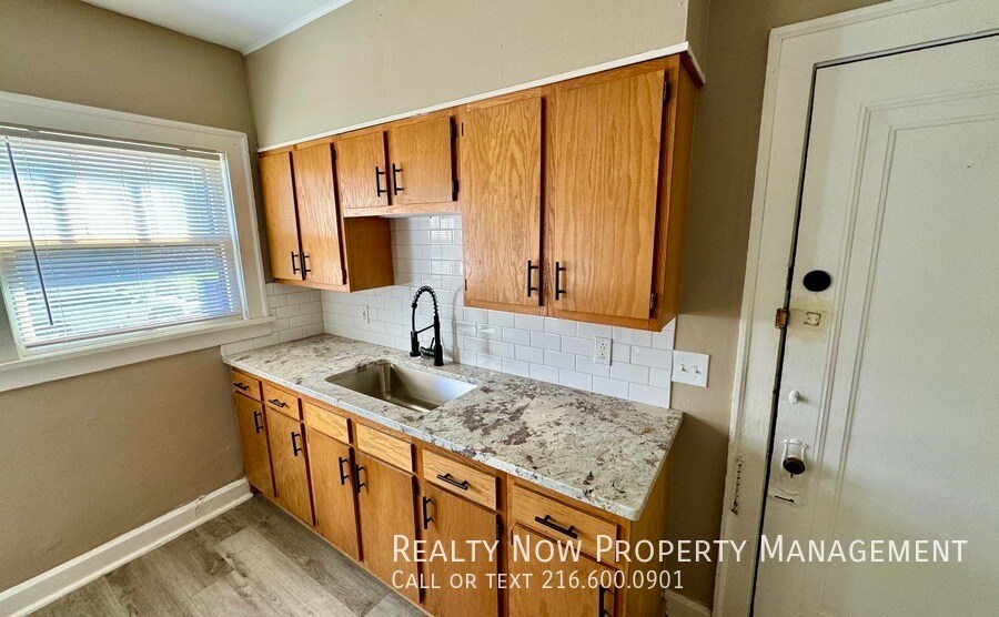 1620 Hillcrest Rd in Cleveland Heights, OH - Building Photo