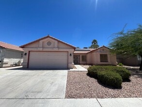 2908 Gentilly Ln in Las Vegas, NV - Building Photo - Building Photo