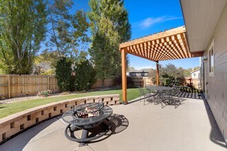 326 Moss Rock Way in Johnstown, CO - Building Photo - Building Photo