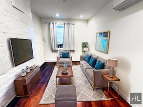 Striver's Row Gorgeous Penthouse 1 Bedroom! in New York, NY - Building Photo - Building Photo