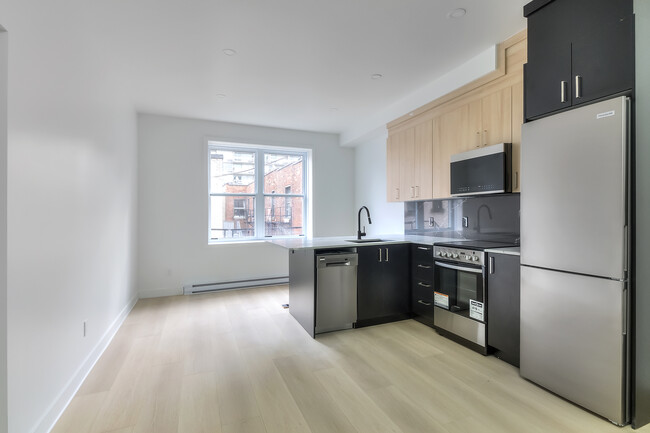 property at 2080 Lincoln Av