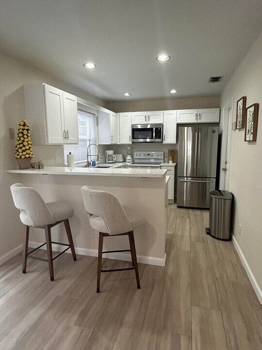 1136 Staghorn St in Wellington, FL - Building Photo