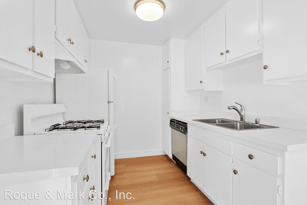 2927 Arizona Ave in Santa Monica, CA - Building Photo