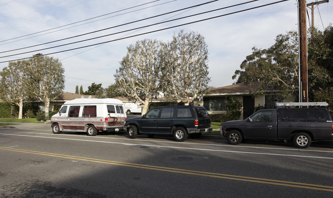 610-618 Hamilton St in Costa Mesa, CA - Foto de edificio - Building Photo