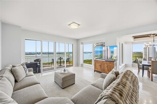 4801 Bonita Bay Blvd in Bonita Springs, FL - Building Photo