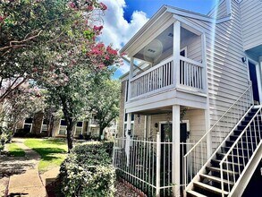 7900 N Stadium Dr in Houston, TX - Building Photo - Building Photo