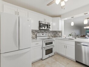 911 Gardenia Dr in Delray Beach, FL - Building Photo - Building Photo