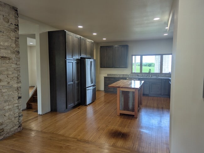 property at 10326 Brattlie Rd
