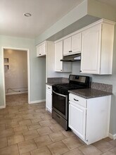 307 S Basque Ave, Unit APT B in Fullerton, CA - Building Photo - Building Photo
