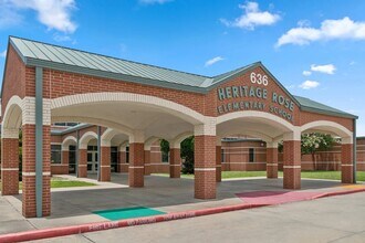 607 Montebello Ct in Rosharon, TX - Building Photo - Building Photo