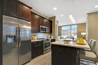 City Flats Apartments in Rochester Hills, MI - Foto de edificio - Building Photo