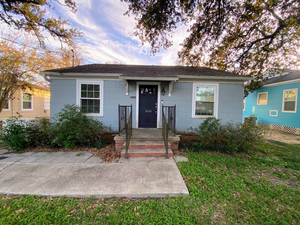 1804 7th St in Lake Charles, LA - Building Photo