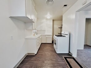 1305 S Chester Ave in Bakersfield, CA - Building Photo - Building Photo