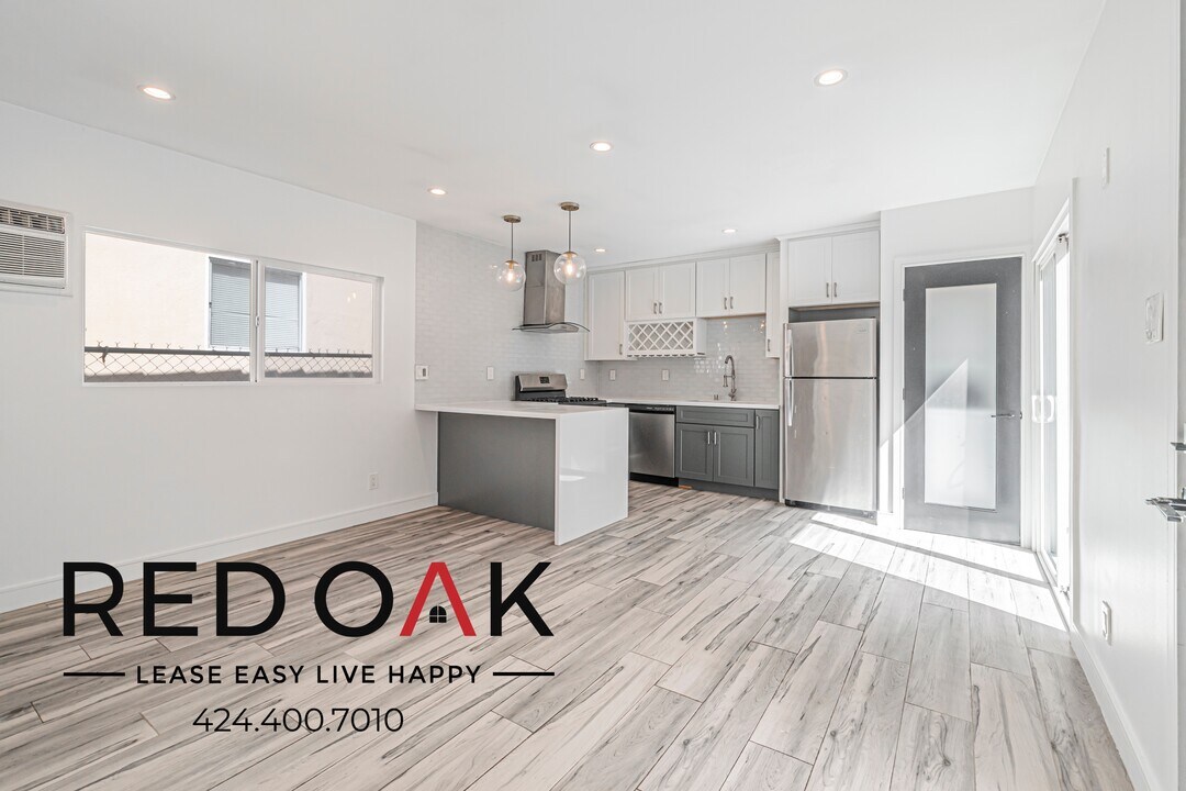 838 N Van Ness Ave in Los Angeles, CA - Building Photo