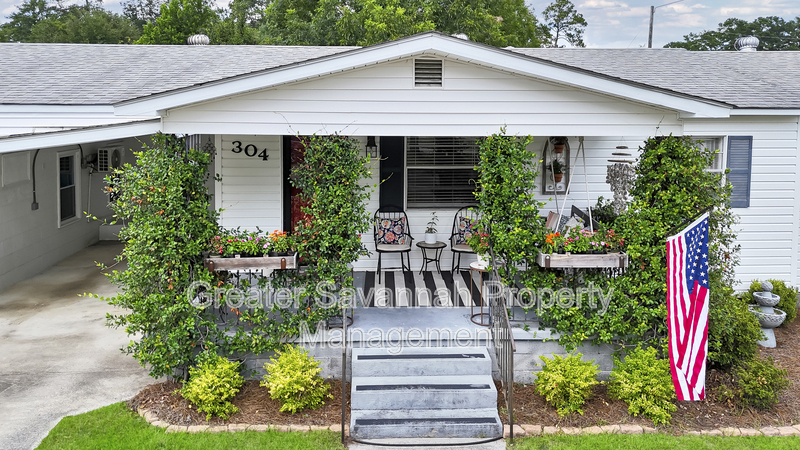 304 E Fourth St in Rincon, GA - Building Photo