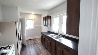 941 E Richmond St in Kokomo, IN - Foto de edificio - Building Photo