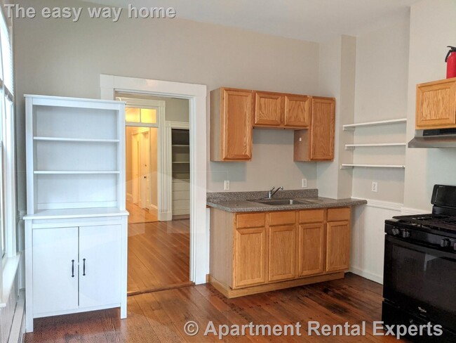 18 Park Ave, Unit 1 in Somerville, MA - Building Photo - Building Photo