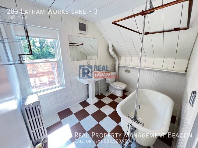 283 Latham Works Ln in Hartford, VT - Building Photo - Building Photo