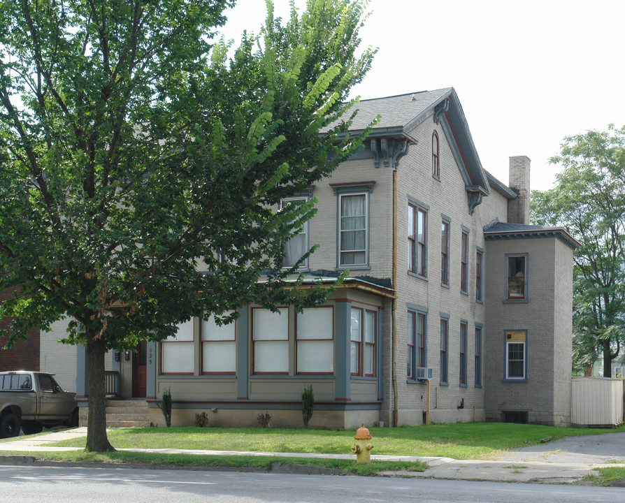 825 W 3rd St in Williamsport, PA - Building Photo