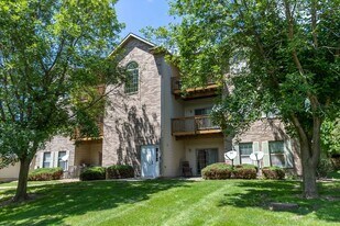 2888 Coral Ct in Coralville, IA - Building Photo