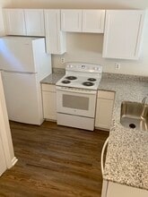 2906 Old Mill Stream Ct in Raleigh, NC - Foto de edificio - Building Photo