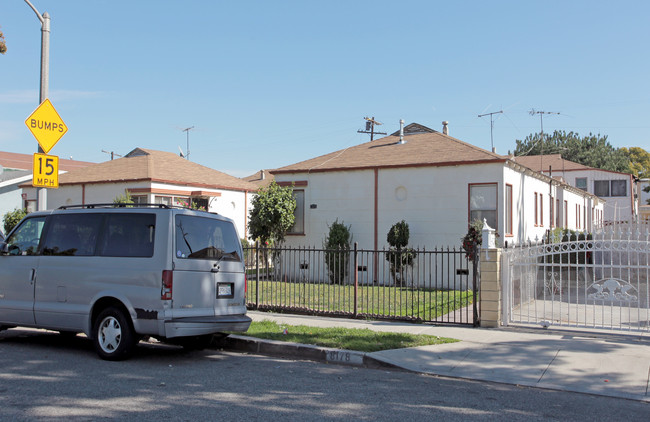 8172 Beechwood Ave in South Gate, CA - Foto de edificio - Building Photo