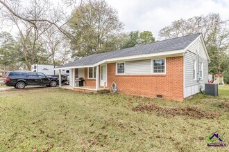 100 Ravenwood Way in Warner Robins, GA - Building Photo - Building Photo