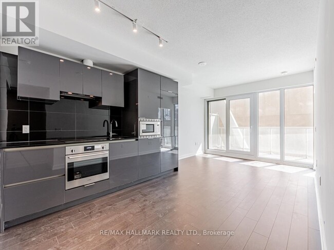 230-1230 Simcoe St in Toronto, ON - Building Photo - Building Photo