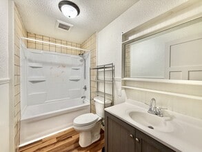 1420 9th St in Monroe, WI - Building Photo - Building Photo