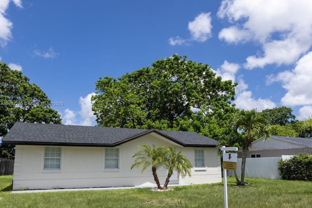 355 SW 17th Ave in Homestead, FL - Building Photo