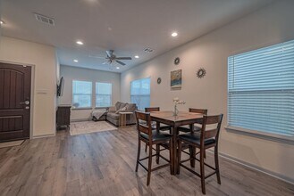 3540 Rebecca St in Houston, TX - Building Photo - Building Photo