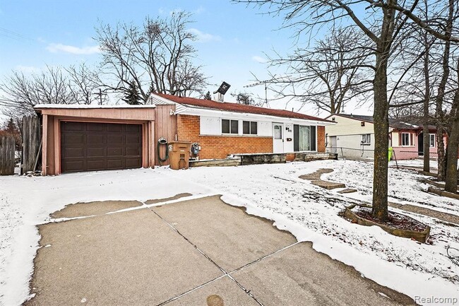 property at 672 Linda Vista Dr