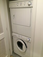 1700 Bassett St, Unit 922 in Denver, CO - Foto de edificio - Building Photo