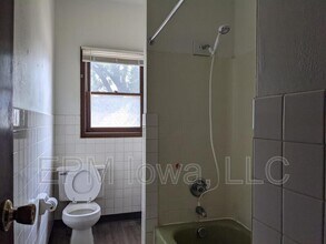 302 1st St SE in Oelwein, IA - Building Photo - Building Photo