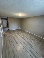 214 W Madison St in Springfield, MO - Building Photo