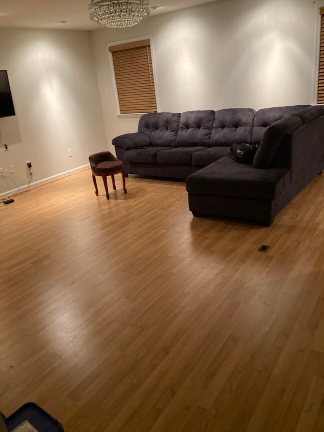 18 Schollcrest Ave, Unit 2, Unit 2