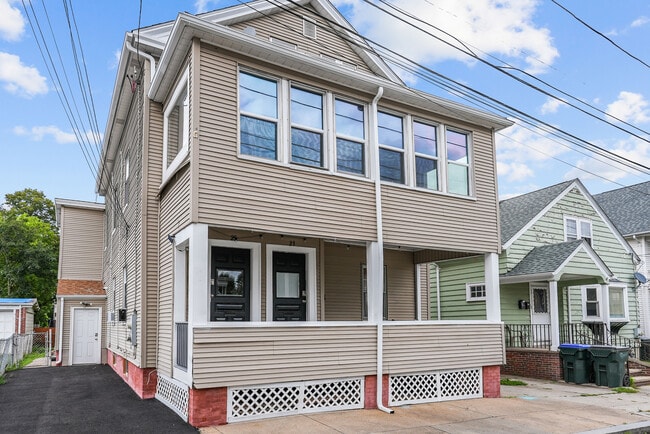 25 Amity St, Unit 2 in Providence, RI - Building Photo - Building Photo