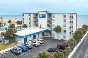 Traders Inn Beach Club Apartments