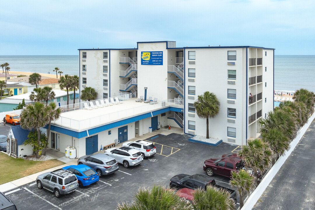 Traders Inn Beach Club in Ormond Beach, FL - Building Photo