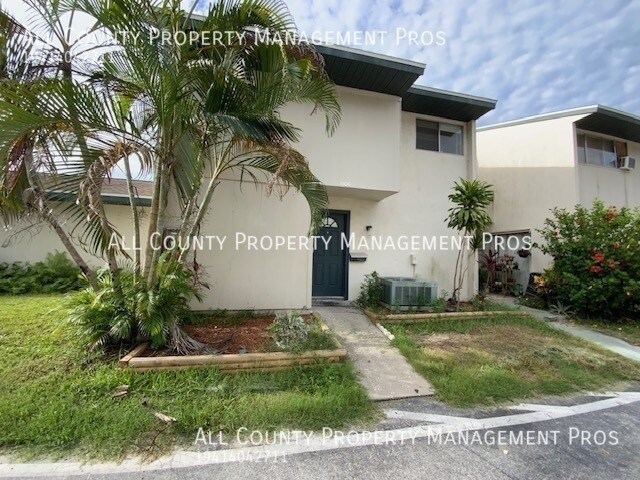 1106 Longfellow Way in Sarasota, FL - Foto de edificio - Building Photo
